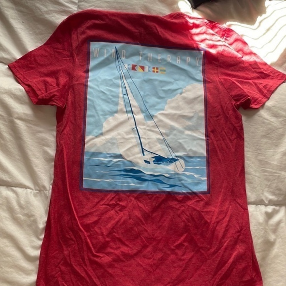 Croft & barrow short sleeve top with sailboat on‎ back